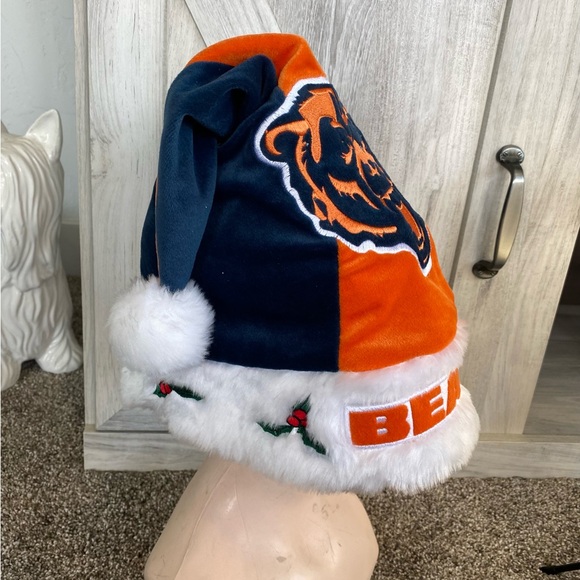 Chicago Bears Logo Colorblock Santa Hat NFL Football Forever Collectibles - Picture 4 of 10